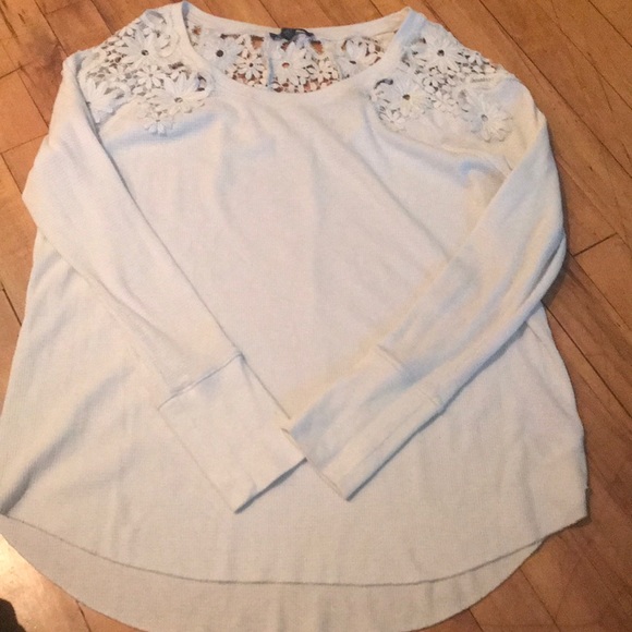 American Eagle Outfitters Tops - Waffle t-shirt with flowered collar American Eagle Outfitters Tops - Waffle t-shirt with flowered collar